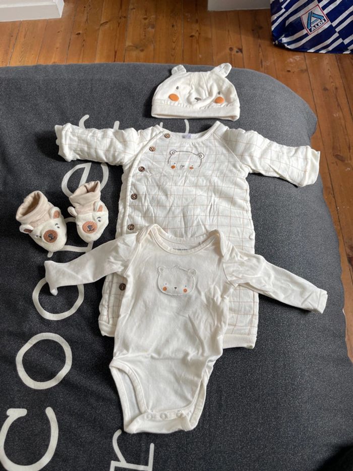 Ensemble bébé 1 mois