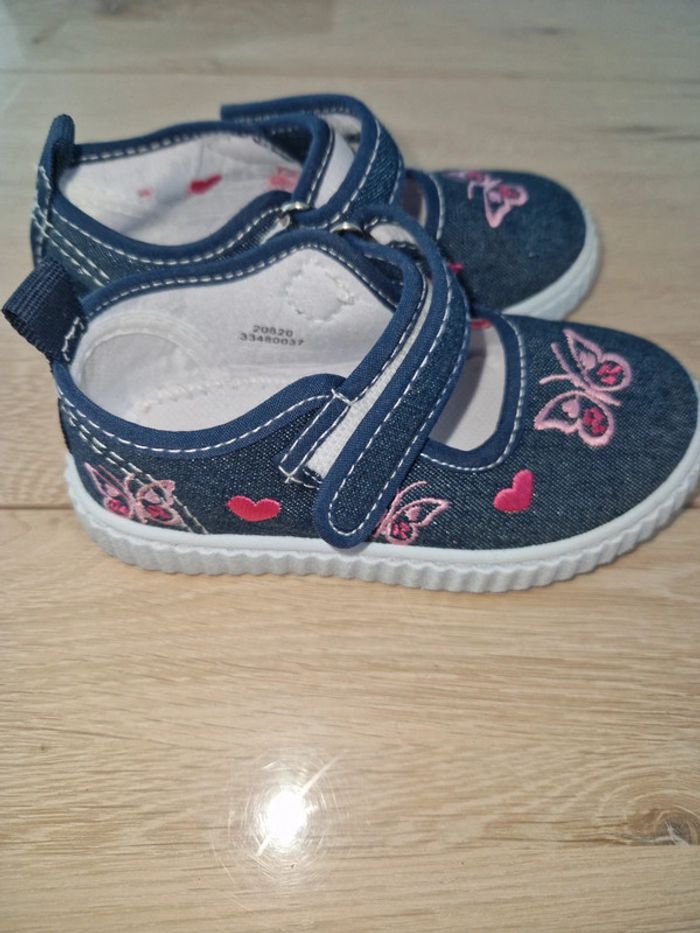 Chaussure fille taille 23 - photo numéro 2