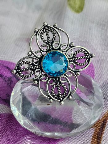 Bague texturée en argent sterling 925 avec pierre topaz bleue