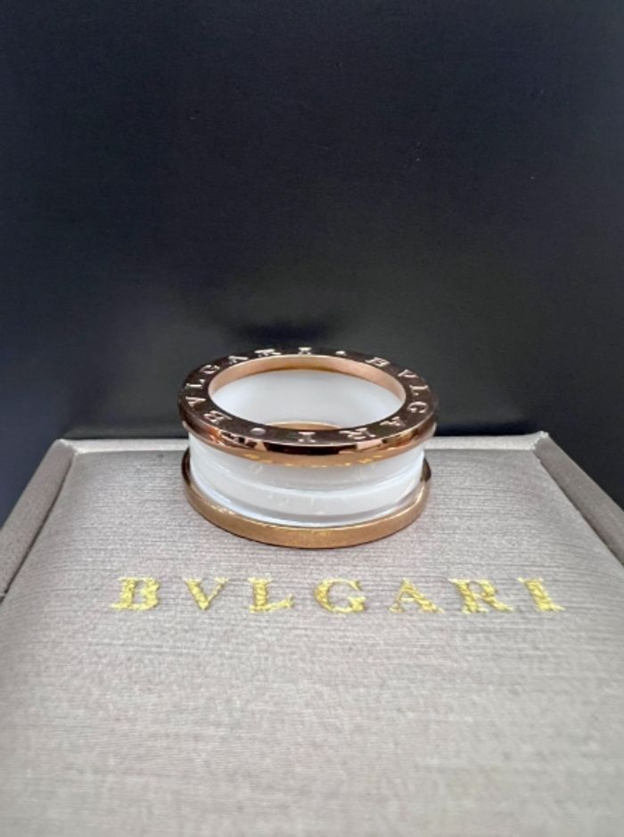 Bague Bulgari en émail blanc, taille 8 - photo numéro 2