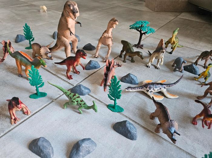 Set figurines monde dinosaures - photo numéro 3