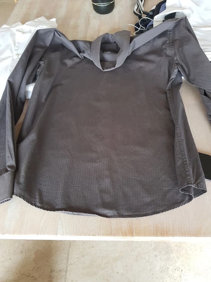 Chemise grise à fines rayures - photo numéro 9