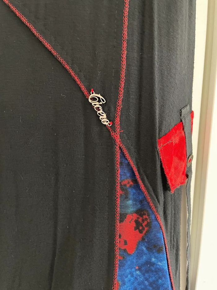 Robe sans manches « Cicero » noire, bleue et rouge + sous-robe manches longues noires taille unique - photo numéro 3
