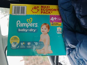 1 carton Pampers baby dry T4+ neuf 