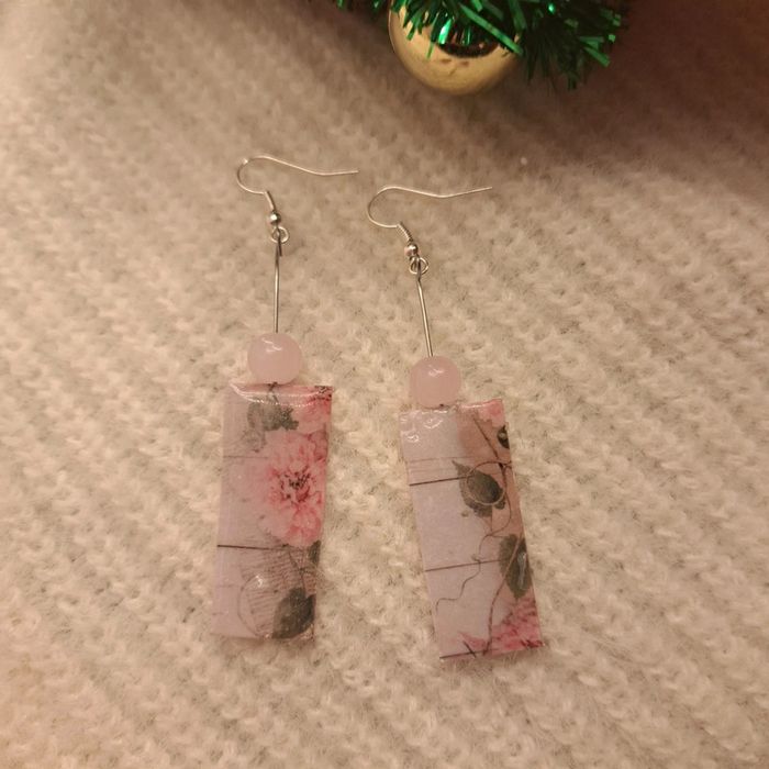 Boucles d'oreilles pendante rectangulaire florale rose - photo numéro 10