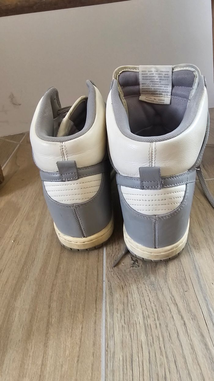 Baskets compensées Nike taille 41 - photo numéro 3
