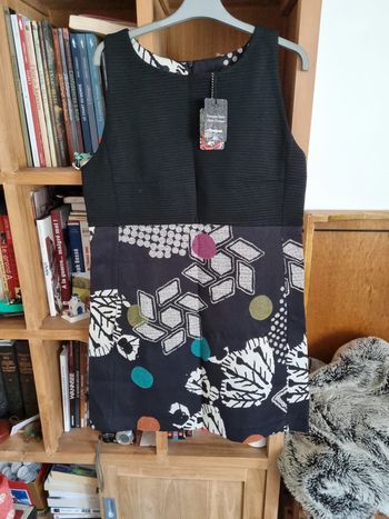 Très  belle robe chic Desigual taille 46
