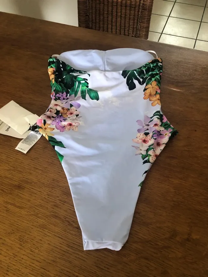 Maillot de bain 1 pièce taille xs desigual neuf avec étiquette - photo numéro 4