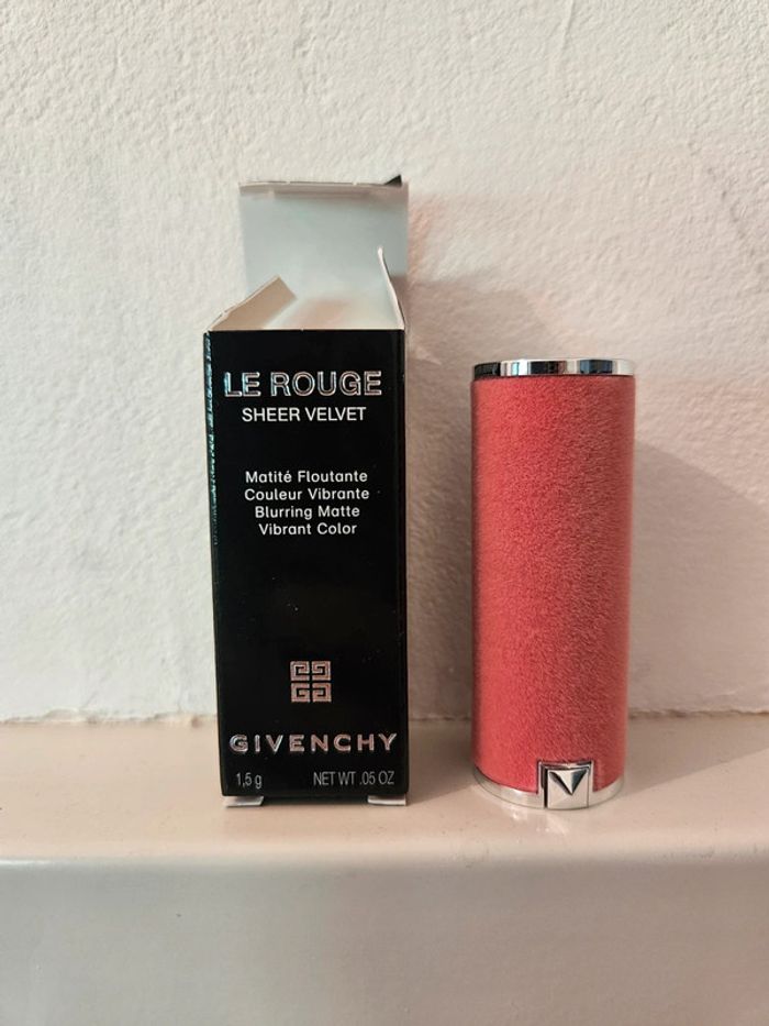 Mini rouge a levres le rouge  givenchy