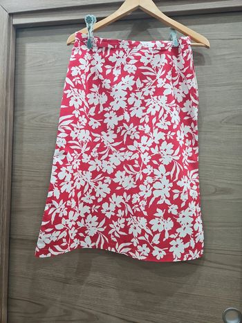 Jupe rouge et blanche