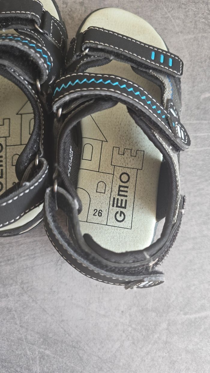 💙🤩😍superbes Sandales  de sport pointure 26 garçon 💙🤩😍 - photo numéro 7