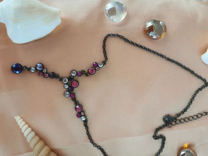 Collier. Rose. Violet. Avon - photo numéro 4