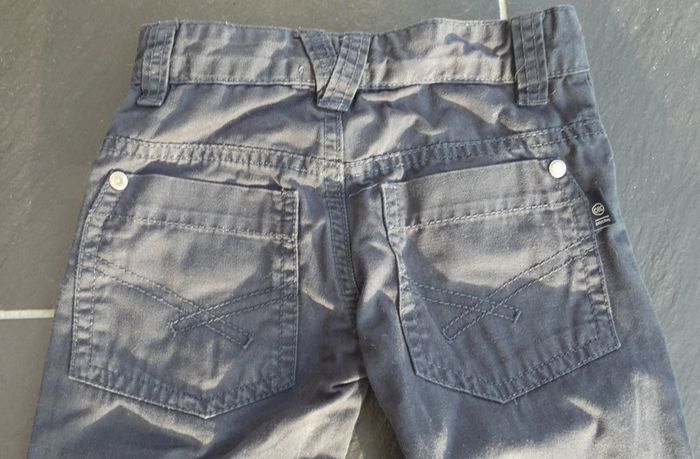 Très beau jean noir garçon 2 ans (92 cm) - photo numéro 4