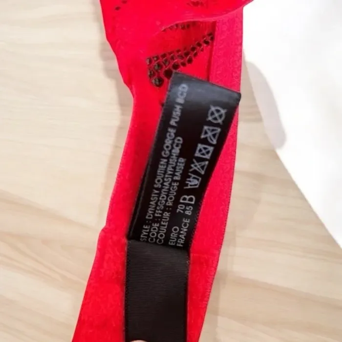 Lot de deux soutien gorge Valège Neuf - photo numéro 7