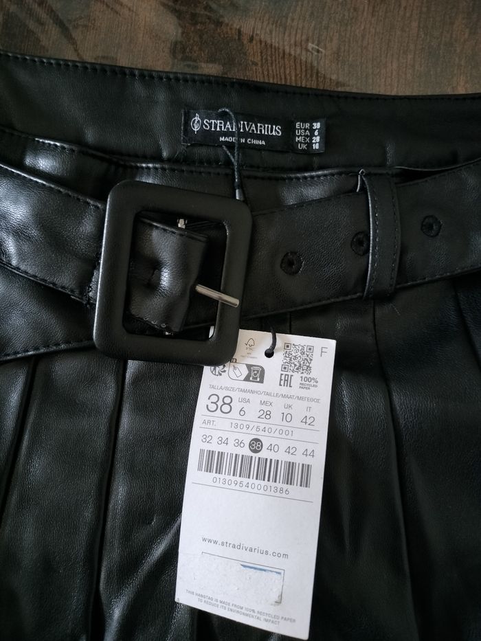 Jupe noire stradivarius - photo numéro 3