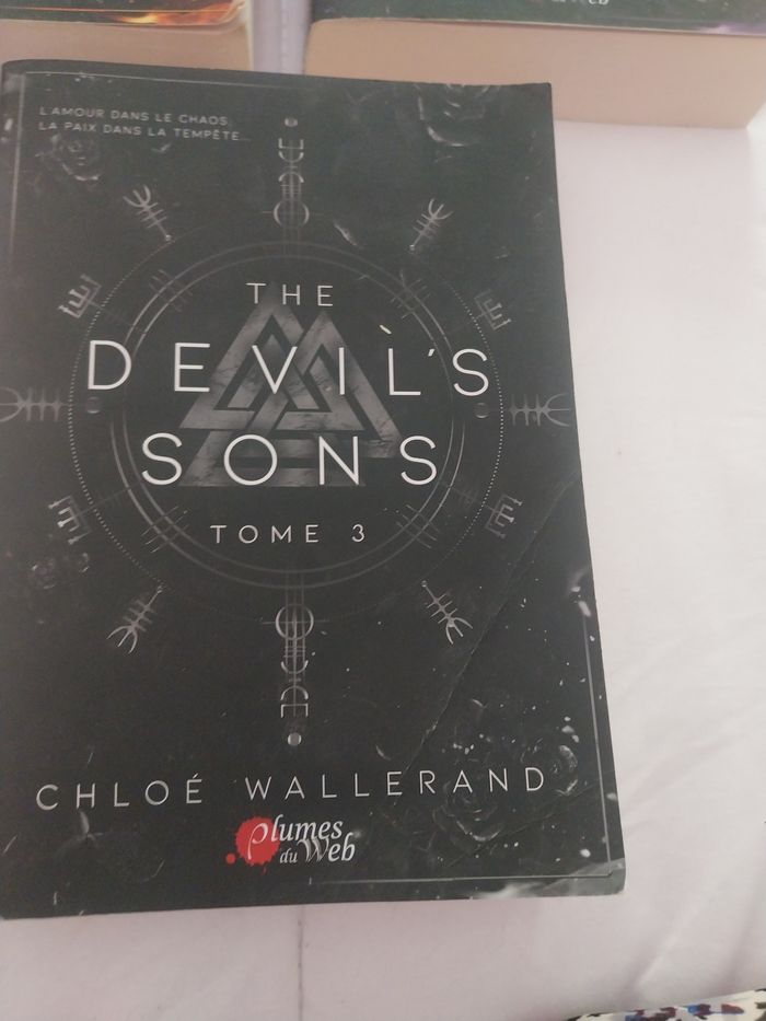 Romans The Devil's Sons tomes 1 à 3 Chloé Wallerand - photo numéro 2