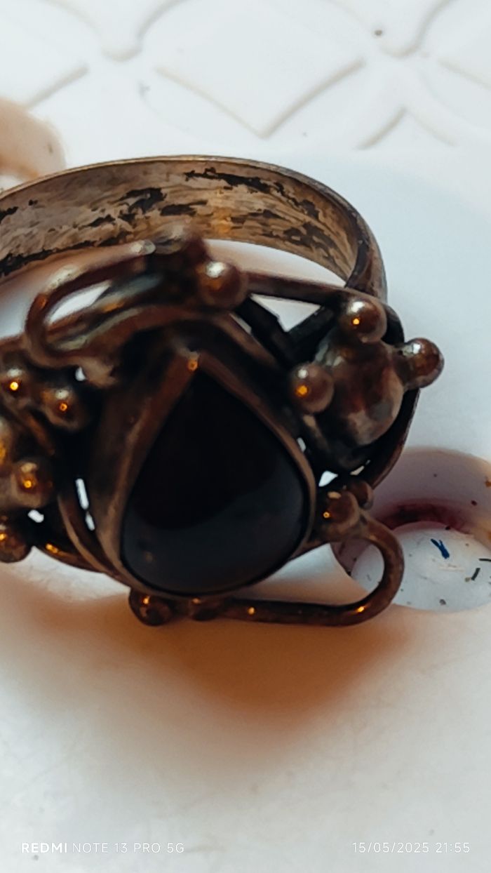 Bague vintage en bronze et ambre
