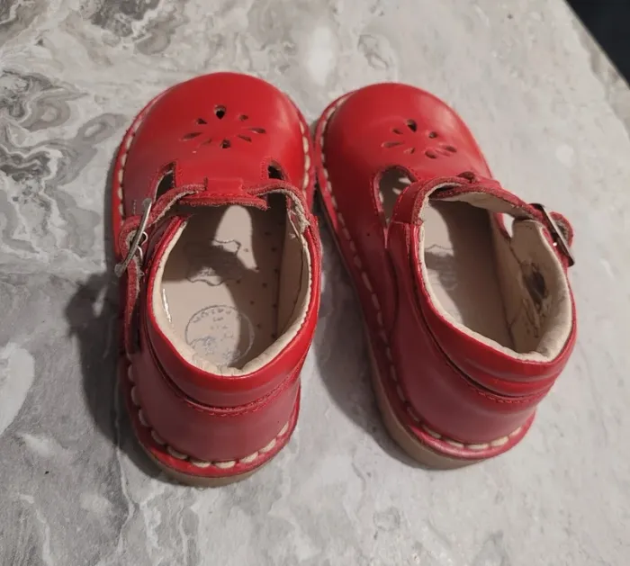 Chaussures à bride
Pat et Ripaton - photo numéro 2
