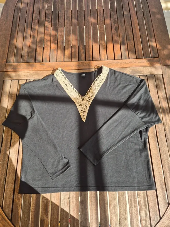 Top noir Shein T.40/42 - photo numéro 3