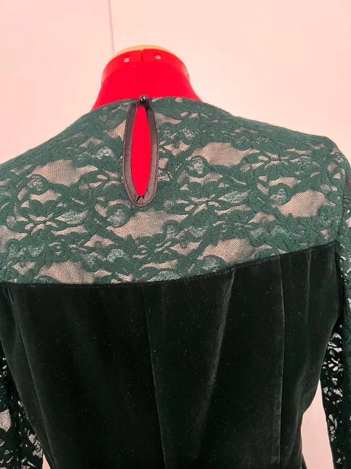 Robe patineuse velours vert émeraude et dentelle Manosque - photo numéro 6