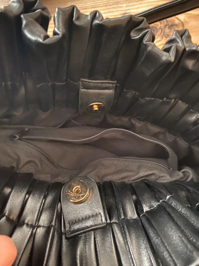 Sac seau bandoulière plissé noir - photo numéro 5