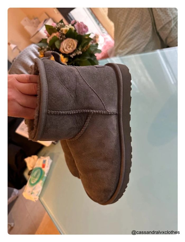 Bottes Ugg Mini courtes grises - photo numéro 7