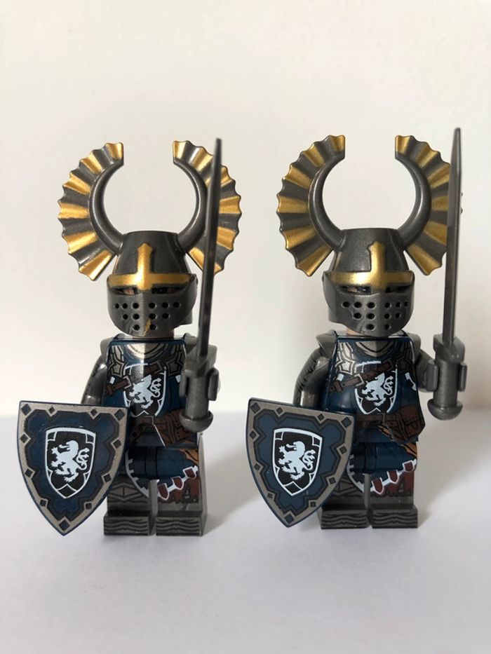 Figurine type lego 2 soldats templiers. Templiers