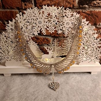Collier chic strass blanc et perles toupille de verre orange