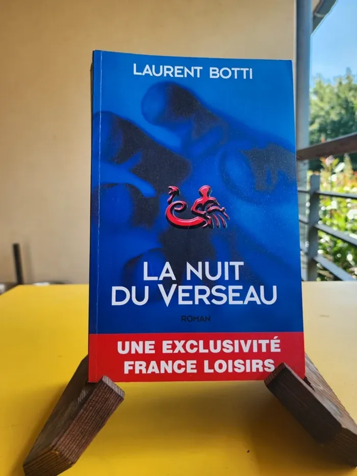 Livre broché "la nuit du verseau" de Laurent Botti