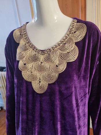 Superbe robe orientale en velours violet Chase Oversize du 42 au 52 neuve avec étiquette