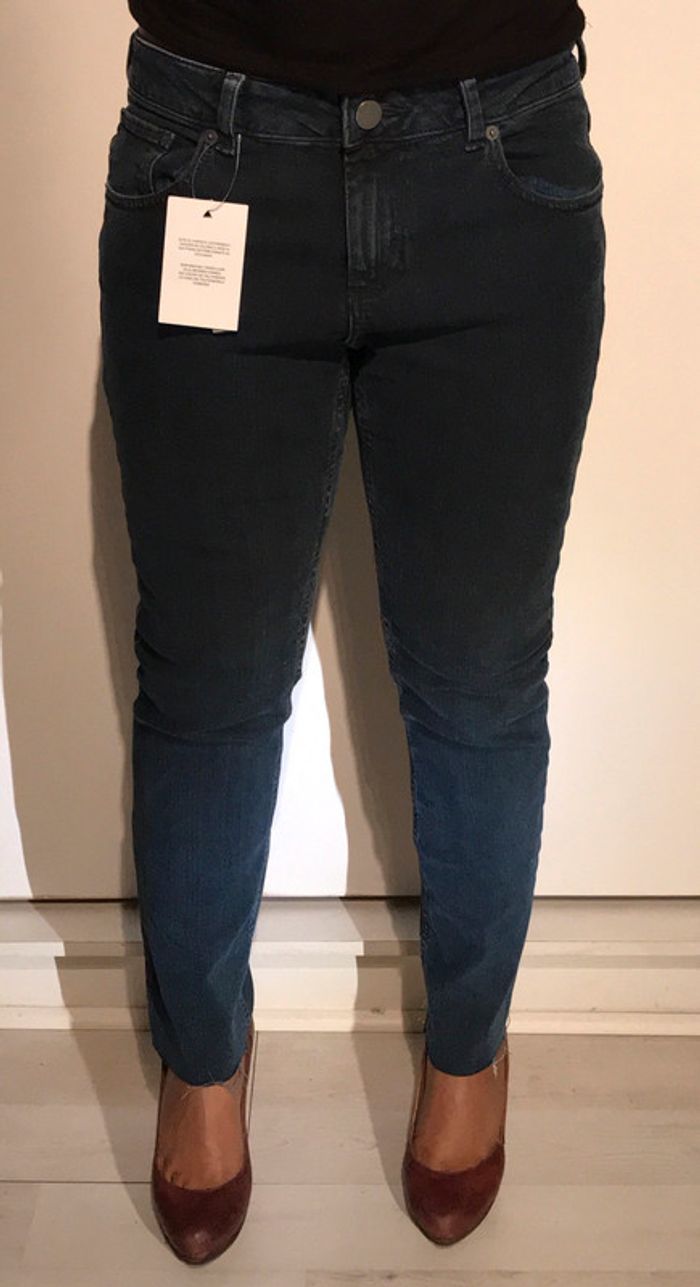 Jean boyfriend rétréci à ourlets bruts marque Asos