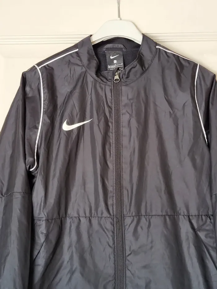 Veste coupe vent imperméable noire Nike - Parfait état - photo numéro 2