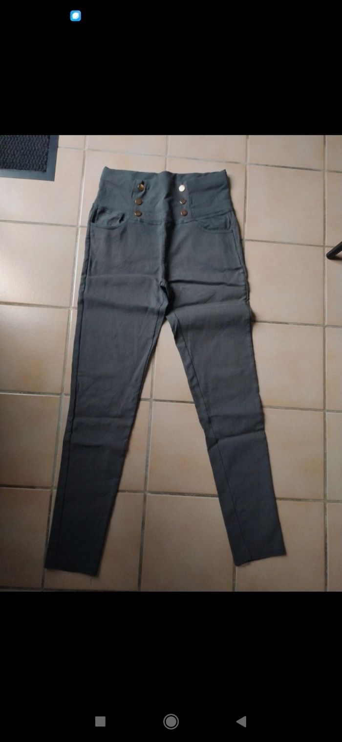 Lot pantalon femme - photo numéro 3