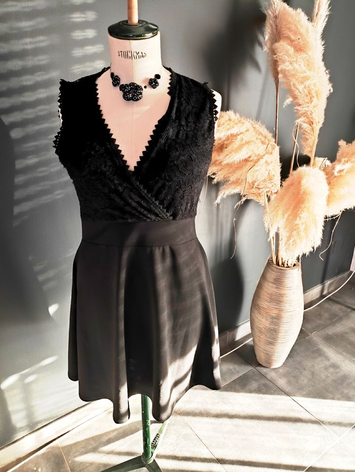 Robe noire dentelle