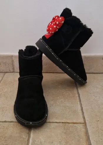 Boots fourrées thème Disney pointure 36