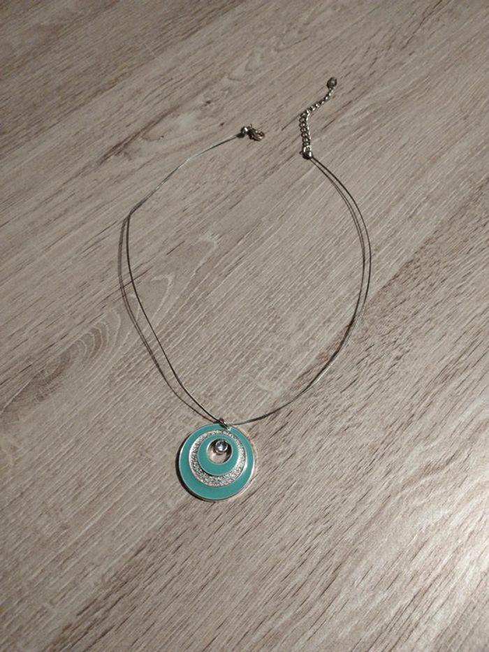 Collier pendentif Yves Rocher