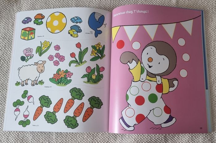Livre d'activité de gommettes "T'choupi mon maxi cahier de gommettes " - photo numéro 3