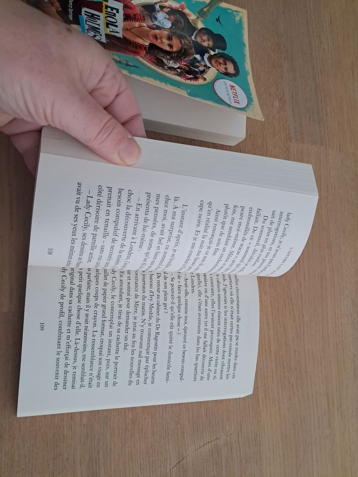 Lot de 2 livres - les enquêtes d’Enola Holmes  de Nancy Springer - photo numéro 4