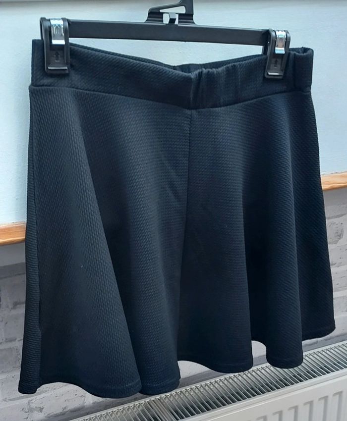 Jupe courte - photo numéro 2