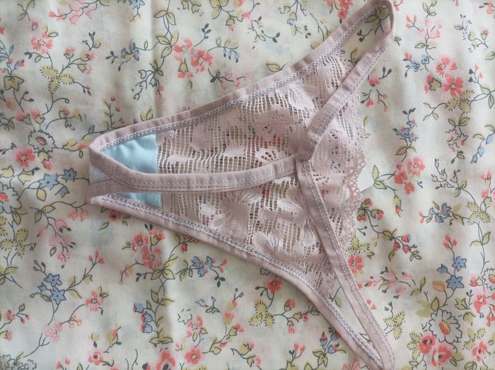 String ficelle neuf taille S - photo numéro 2