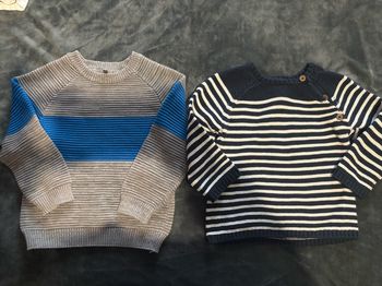 Lot de 2 pulls 2 ans (taillent grand)