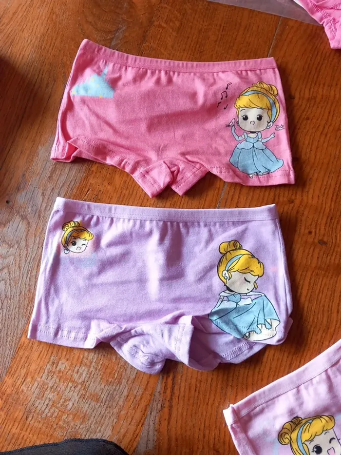 🚼lot 4 culottes boxers Neuf 6ans - photo numéro 2
