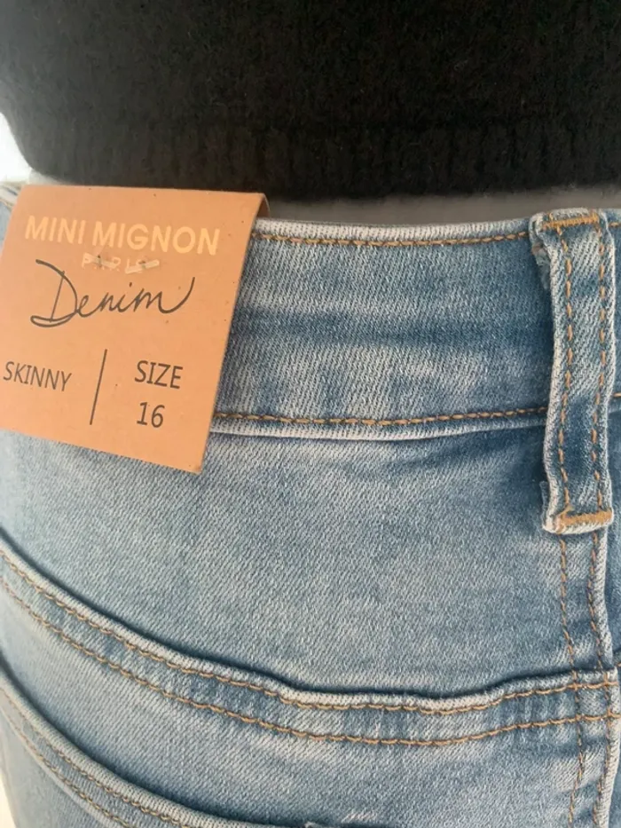 Mini Mignon jeans T16 ans neuf - photo numéro 4