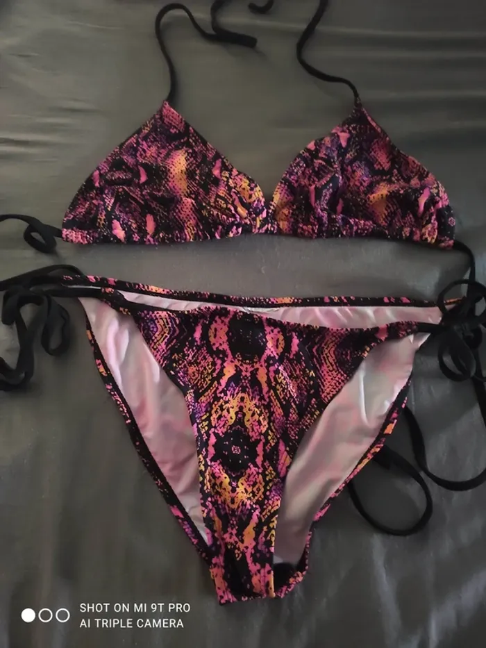 Maillot de bain 38 noir fluo