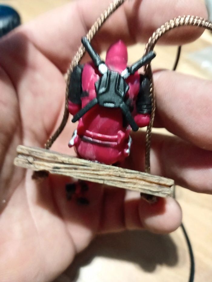 Lot de 2 Deadpool sur balançoire - photo numéro 3