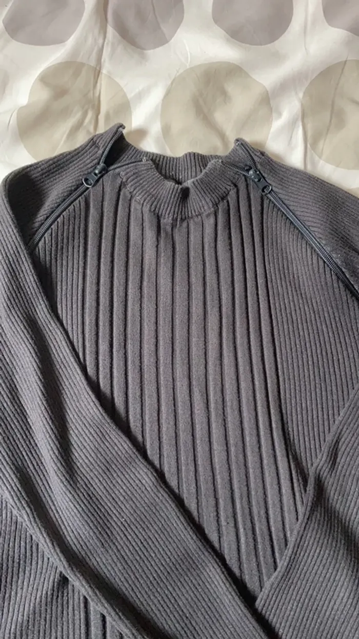 pull gris - photo numéro 2