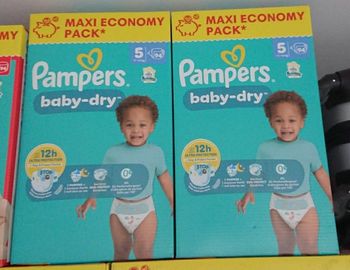 188 couches (2  cartons de 94 couches) Pampers baby-dry taille 5(11-16kg)