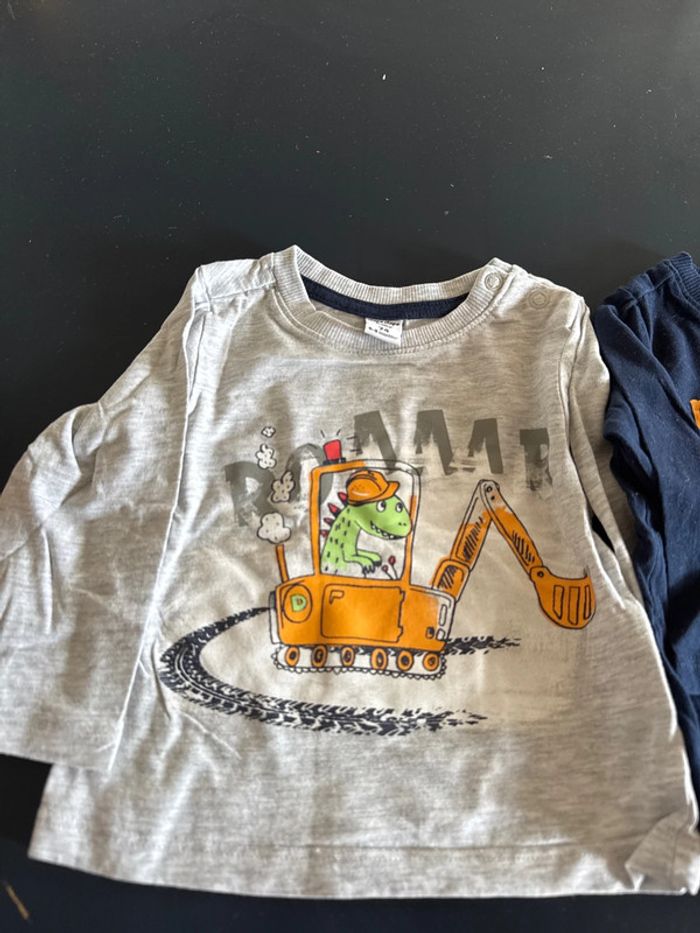 Pull dinosaure fin taille 6/9 mois 74 cm - photo numéro 3