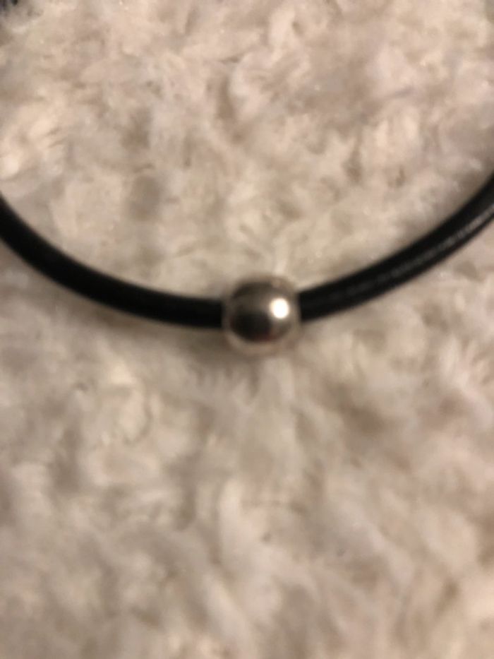 BB- bracelet noir/argenté NEUF dans sa pochette en voile - photo numéro 3