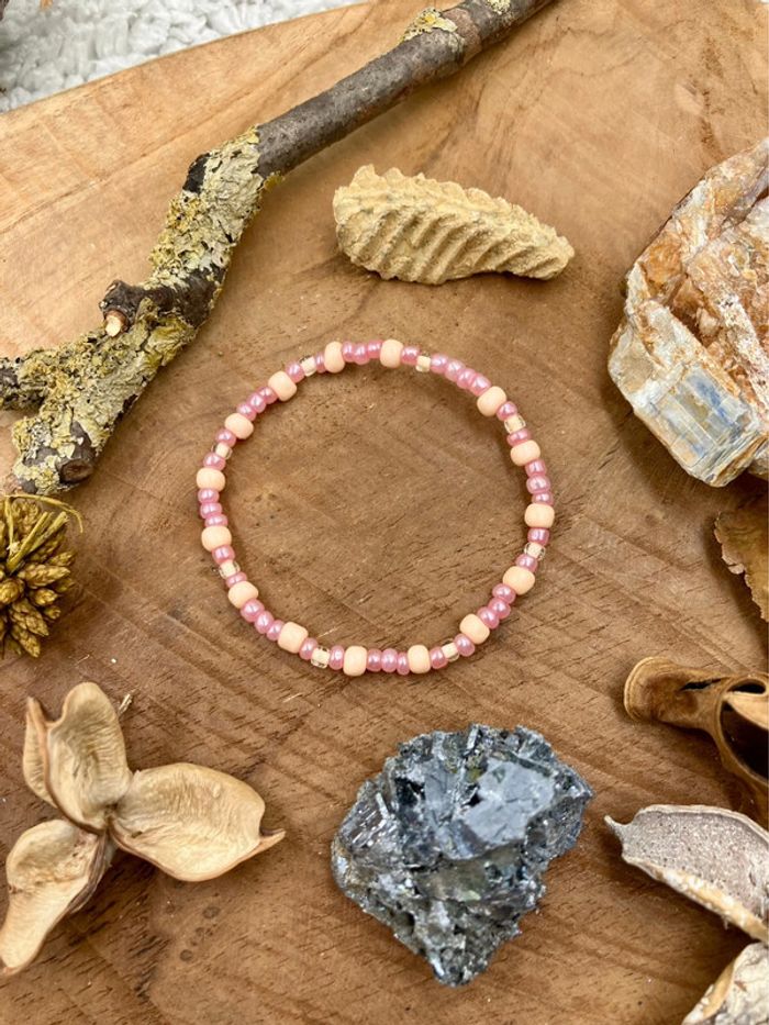Bracelet en perle de rocaille rose - élastique - ethnique - photo numéro 2